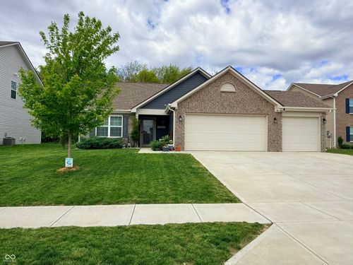 789 Jefferson Park Dr, Pittsboro, IN, 46167-8826 | Card Image