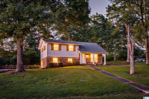 5601 Crestview Dr, ADAMSVILLE, AL, 35005-1010 | Card Image