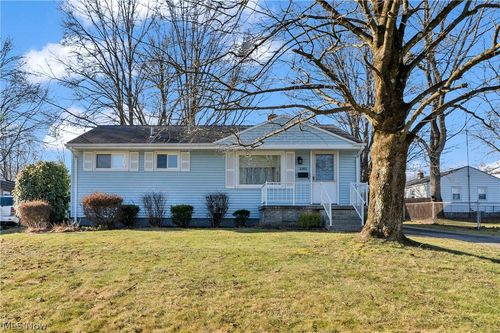 3185 Sunnybrooke Drive, Youngstown, OH, 44511 | Card Image