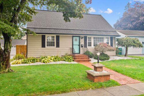 125 Meadowbrook Rd, Stratford, CT, 06614-3018 | Card Image