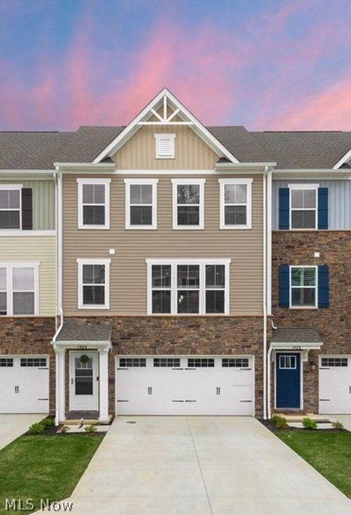 1422 Chateau Pl, Avon, OH, 44011-1275 | Card Image