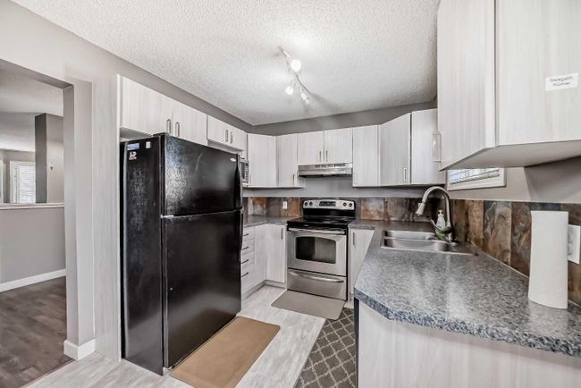 39 Abbeydale Villas Ne, Home with 3 bedrooms, 2 bathrooms and 1 parking in Calgary AB | Image 12