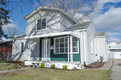 5850 Deering St, Garden City, MI, 48135-2505 | Card Image