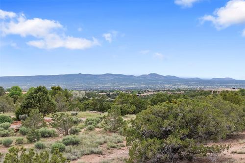30 Mustang Mesa, Santa Fe, NM, 87506-7702 | Card Image