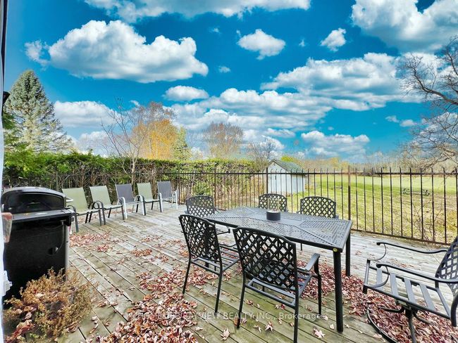 70 Douglas Rd, House other with 2 bedrooms, 2 bathrooms and 8 parking in Richmond Hill ON | Image 6