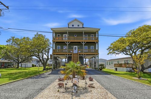 9021 W 9th St, Surf City, NC, 28445-8652 | Card Image