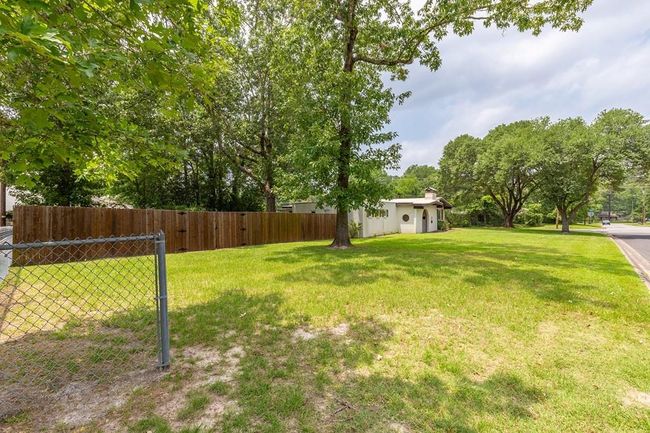 1402 Robinwood Dr, House other with 3 bedrooms, 3 bathrooms and 2 parking in Lufkin TX | Image 31