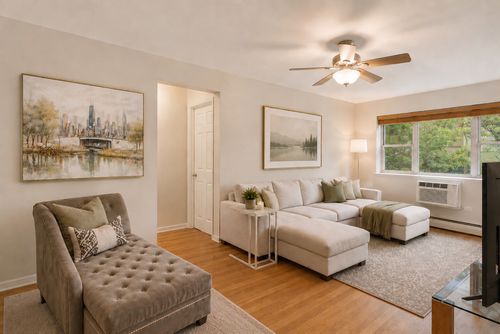 222-420 W Aldine Ave, Chicago, IL, 60657-3640 | Card Image