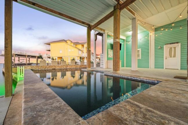1640 Windsong Way, House other with 3 bedrooms, 5 bathrooms and 2 parking in Tiki Island TX | Image 37