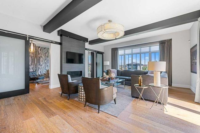 18 Whispering Springs Way, House other with 4 bedrooms, 4 bathrooms and 6 parking in Heritage Pointe AB | Image 11