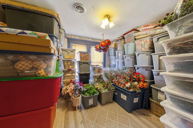 Upstairs storage | Image 38