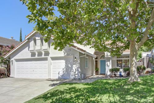 479 Crownpointe Cir, Vacaville, CA, 95687-5547 | Card Image
