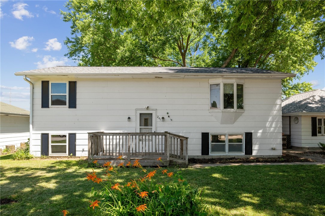 M Ave, Nevada, IA 50201