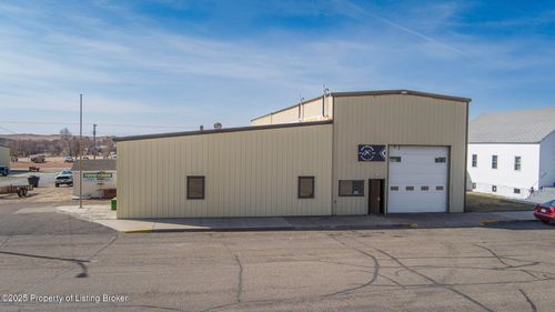 31 Main St E, Golden Valley, ND, 58541-7138 | Card Image