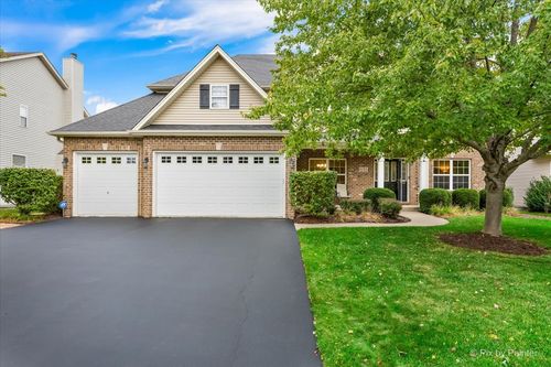 631 Bennett Dr, North Aurora, IL, 60542-2131 | Card Image