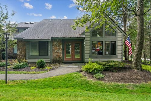 1923 S Ridge Ct, Hidden Valley, PA, 15502-1401 | Card Image