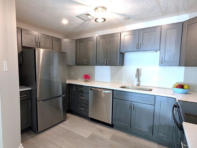 3202 - 3202 Halcyon Dr, Condo with 1 bedrooms, 1 bathrooms and 1 parking in Worcester MA | Image 7