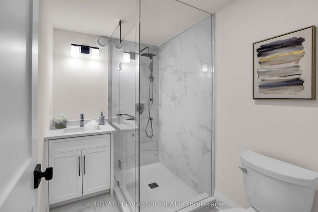 2021 Victoria Ave, Home with 5 bedrooms, 4 bathrooms and 50 parking in Pelham ON | Image 20