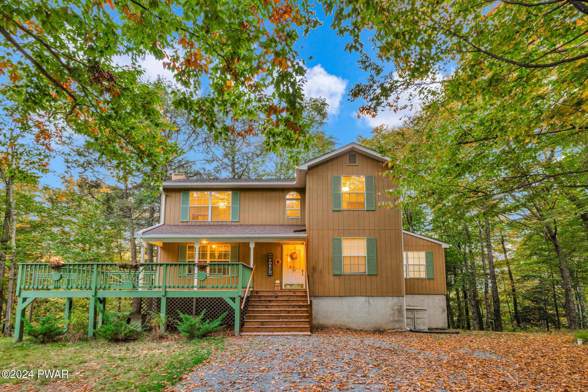 Ruffed Grouse Dr, Greentown, PA 18426