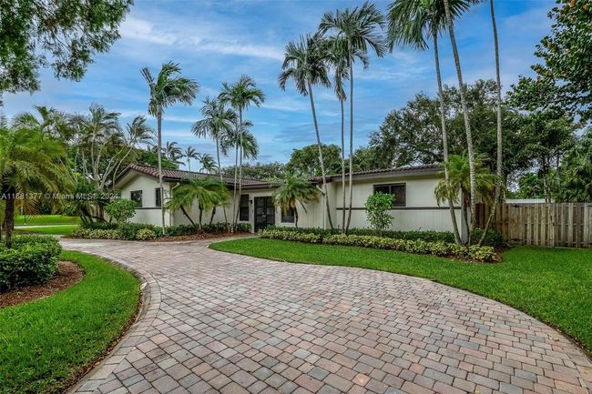 7901 Sw 133 Rd St, House other with 4 bedrooms, 3 bathrooms and null parking in Pinecrest FL | Image 9