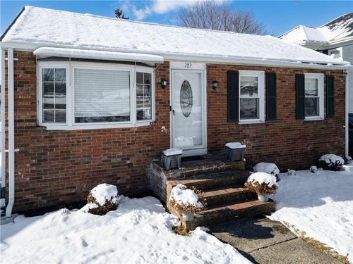 727 Mendon Rd, Woonsocket, RI, 02895-2437 | Card Image