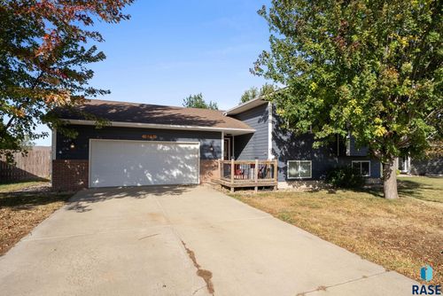 625 E Jesse Ct Court, Tea, SD, 57064 | Card Image