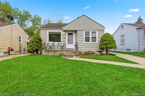 7489 N Silvery Ln, Dearborn Heights, MI, 48127-1736 | Card Image