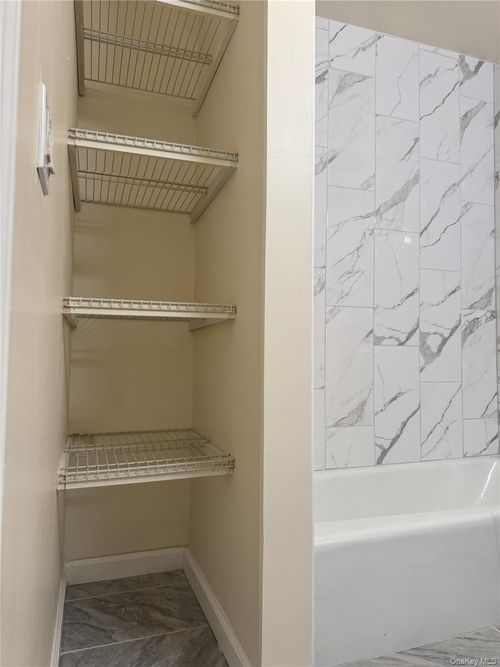 apt-3d-284 Main St, Beacon, NY, 12508-3063 | Card Image