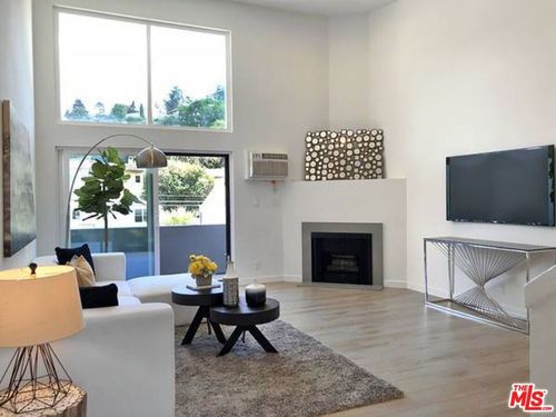 17-2211 Griffith Park Blvd, Los Angeles, CA, 90026 | Card Image