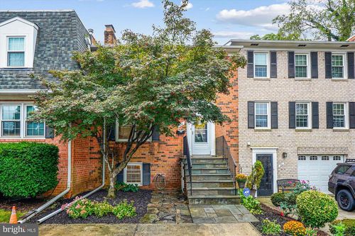 24 S Abingdon St, ARLINGTON, VA, 22204-1329 | Card Image