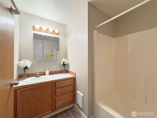 Guest Bath | Image 19