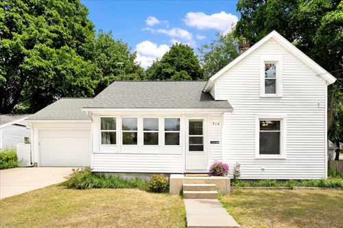 716 Pleasant St, Belding, MI, 48809-1963 | Card Image