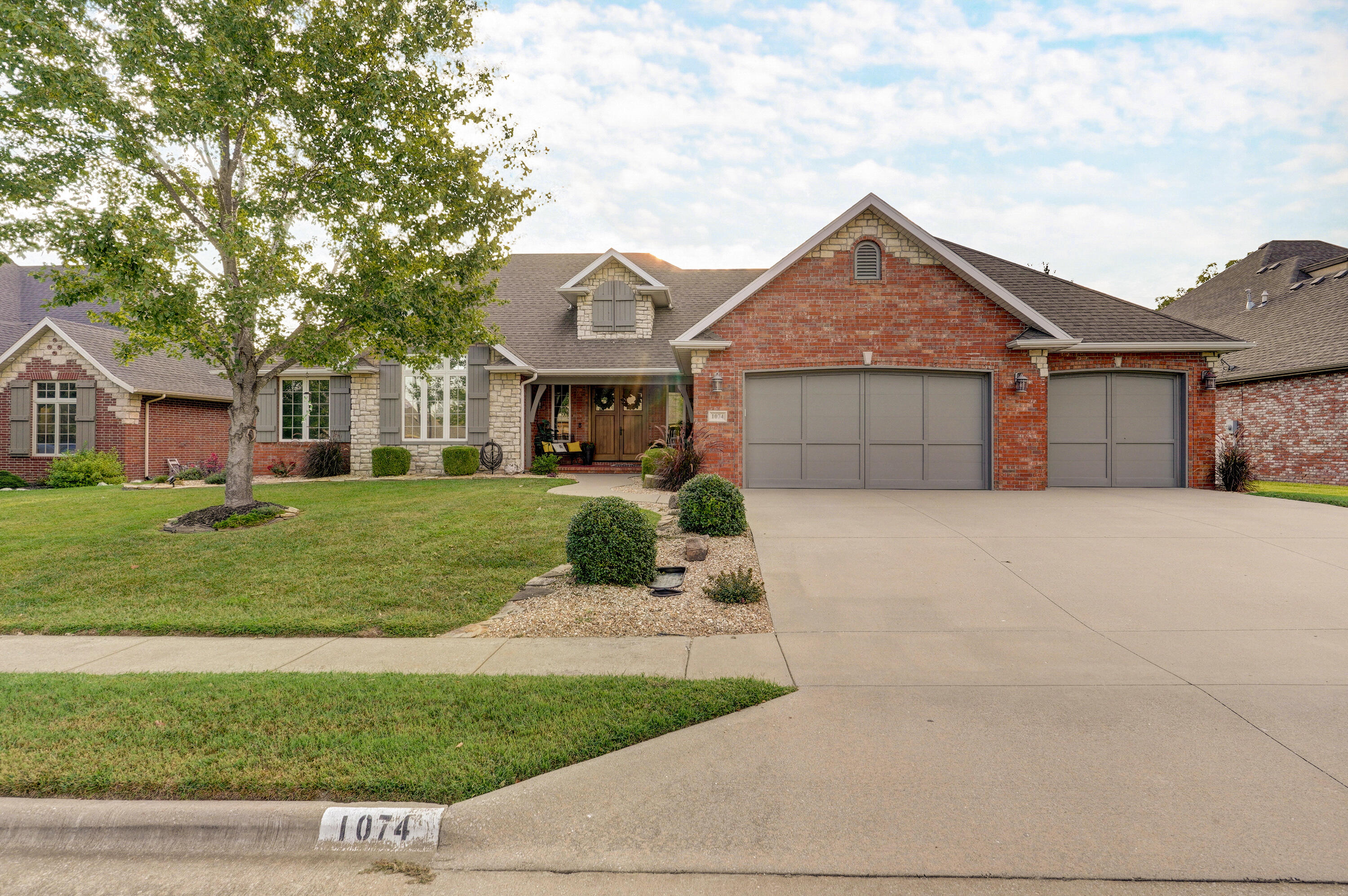 Joshua Ave, Republic, MO 65738