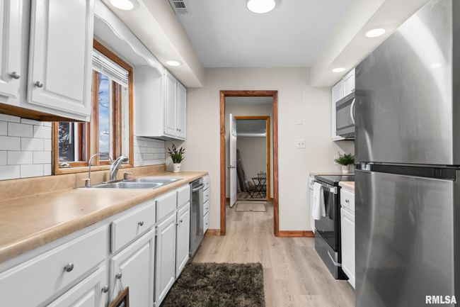 34187 E 6 Th Rd, House other with 3 bedrooms, 2 bathrooms and null parking in Pawnee IL | Image 6
