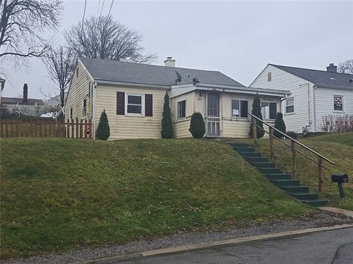 805 Colonial Ave, Monaca, PA, 15061 | Card Image