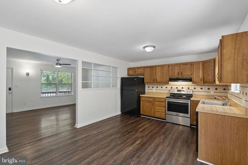 11204 Sitting Bull Cir, LUSBY, MD, 20657-3146 | Card Image