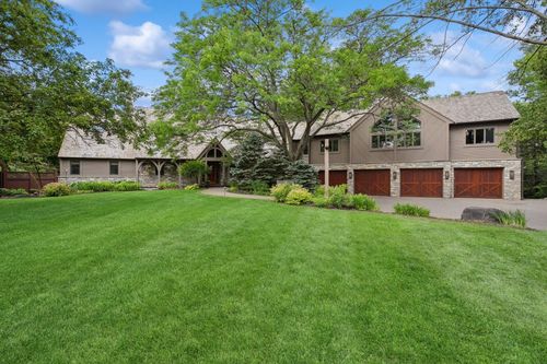 10420 Bluff Cir, Chaska, MN, 55318-9534 | Card Image