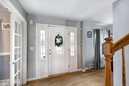 7 Angelas Way, Goshen, NY, 10924-6431 | Card Image