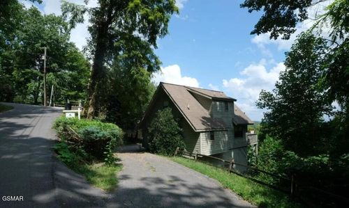 936 Stans Rd, Gatlinburg, TN, 37738-3907 | Card Image