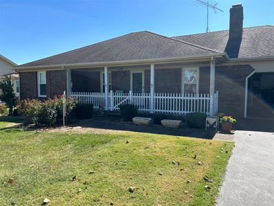 821 Lois Lane, House other with 3 bedrooms, 2 bathrooms and null parking in Bowling Green KY | Image 2