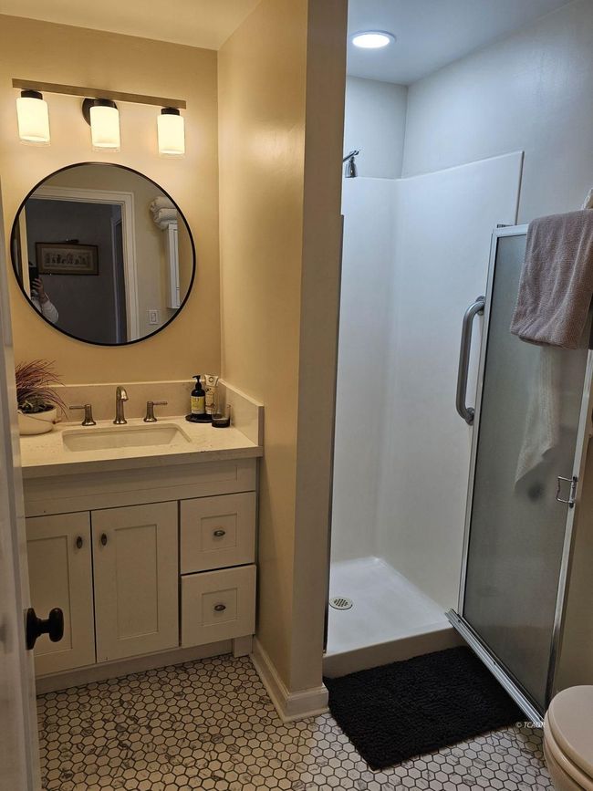 Downstairs tiled bathroom | Image 31