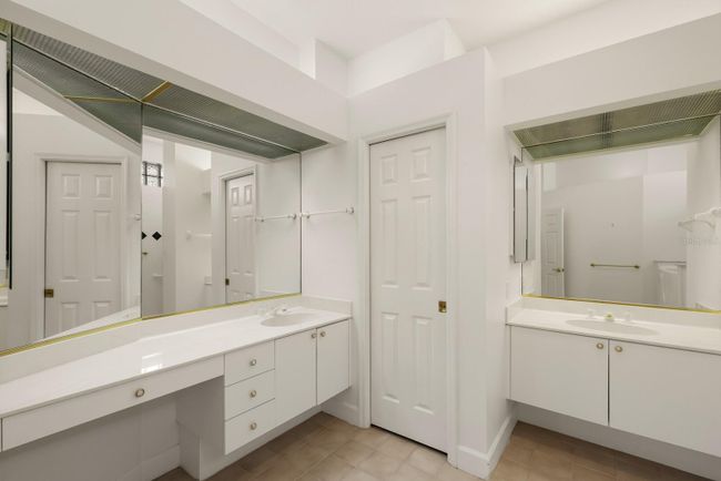 primary suite bathroom | Image 19