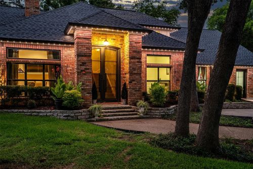 115 Fawn Hollow Dr, Argyle, TX, 76226-9663 | Card Image