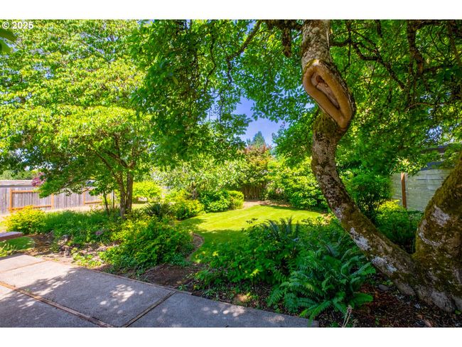 1439 Barton St, House other with 3 bedrooms, 2 bathrooms and null parking in Eugene OR | Image 30
