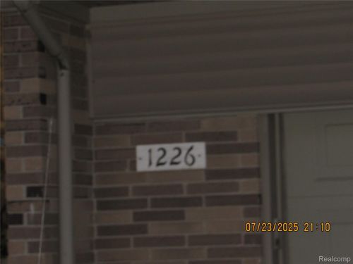1226 Saint Aubin Pl, Detroit, MI, 48207-3817 | Card Image
