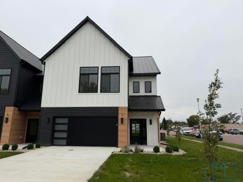 3 E Duke St., Vermillion, SD, 57069 | Card Image