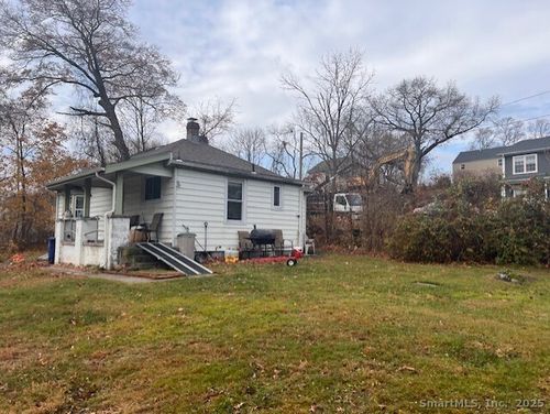 936 Chopsey Hill Rd, Bridgeport, CT, 06606-3812 | Card Image