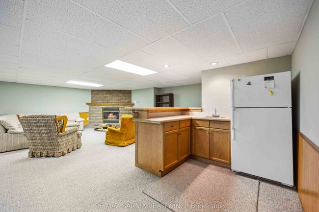 35 Frances Dr, House other with 6 bedrooms, 3 bathrooms and 4 parking in Forest ON | Image 24