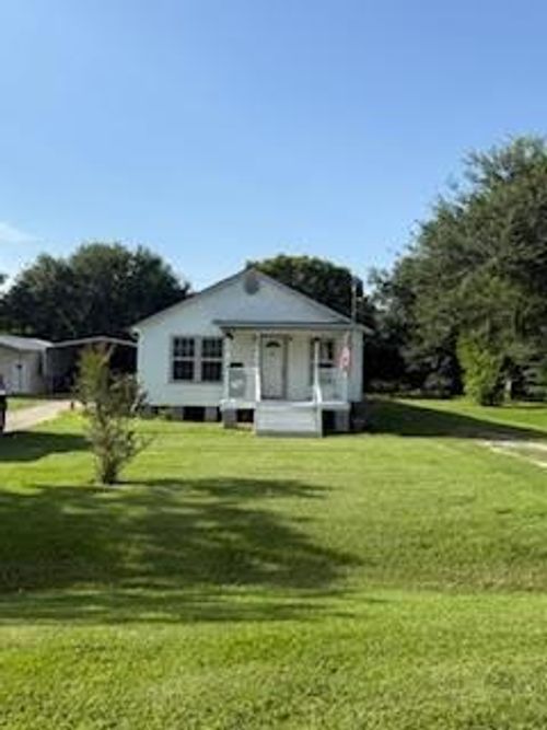 701 Lee Avenue, Anahuac, TX, 77514 | Card Image