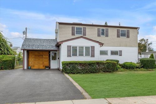 20 Collector Lane, Levittown, NY, 11756 | Card Image